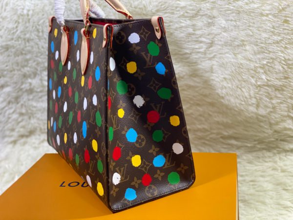 Louis Vuitton Onthego Medium Handbag - Image 2