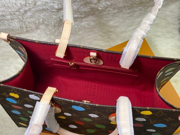 Louis Vuitton Onthego Medium Handbag - Image 5