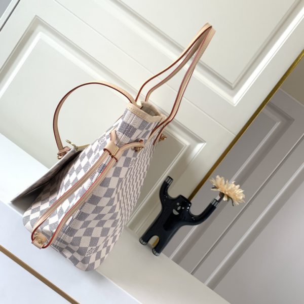 Louis Vuitton Neverfull GM Tote Bag - Image 5