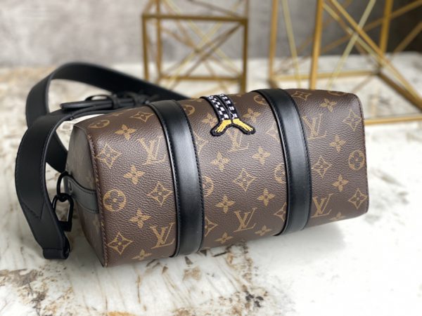 Louis Vuitton Presbyopic Doll Series Men's Bag - Image 4
