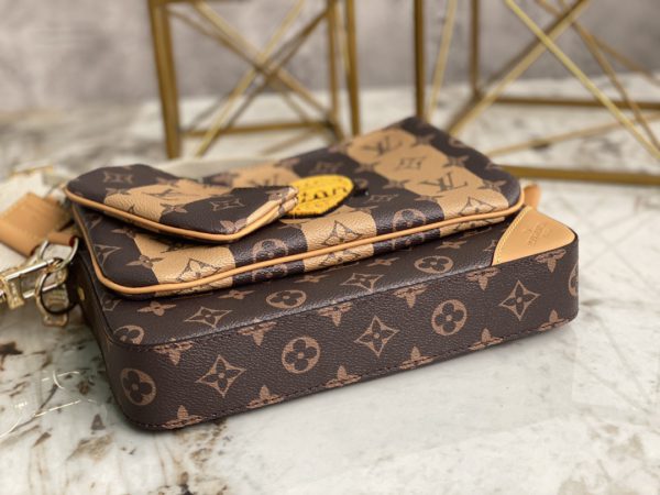 Louis Vuitton Men's Pochette Trio Messenger Bag - Brown - Image 4