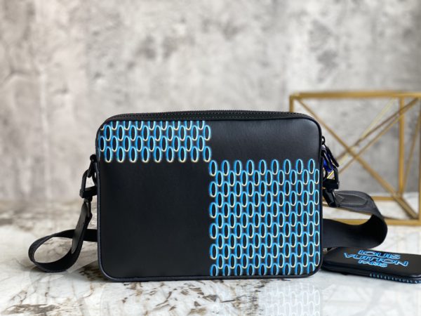 Louis Vuitton Men's Checkerboard TRIO Messenger Bag - Blue - Image 5