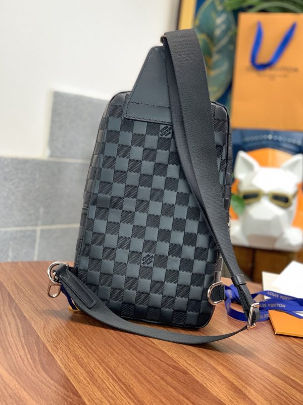 Louis Vuitton Pressed Grid Avenue Shoulder Bag - Image 5