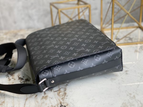 Louis Vuitton Men's District Medium-Sized Handbag - Black - Image 5