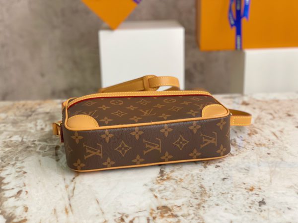Louis Vuitton Monogram Small Trocadero 27 Handbag - Image 3