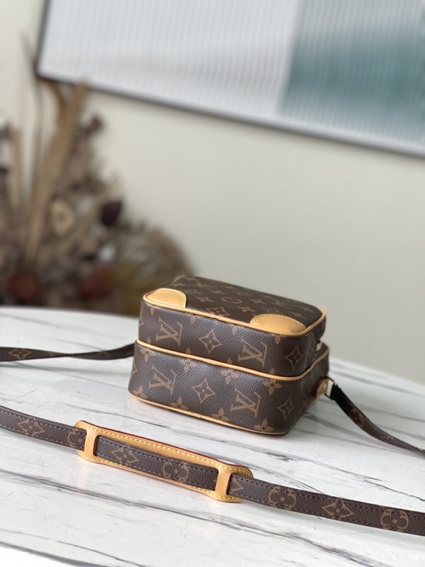Louis Vuitton Vintage Monogram Canvas Bag - Image 3