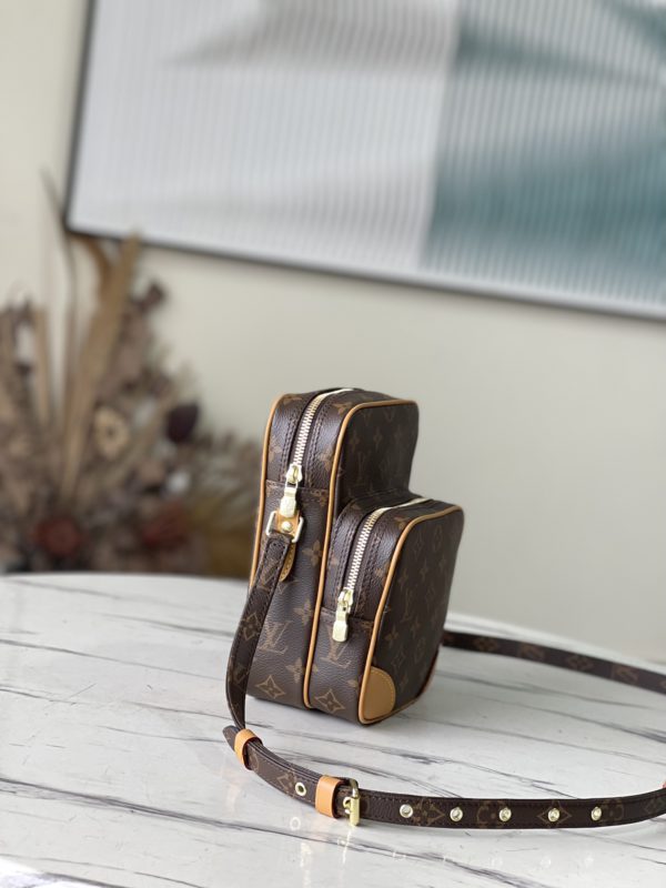 Louis Vuitton Vintage Monogram Canvas Bag - Image 4