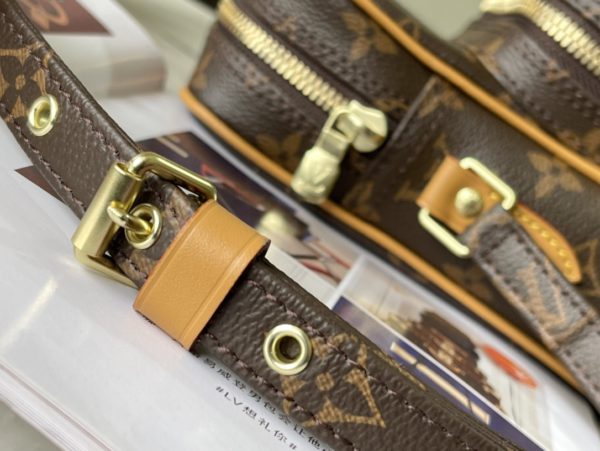 Louis Vuitton Vintage Monogram Canvas Bag - Image 6