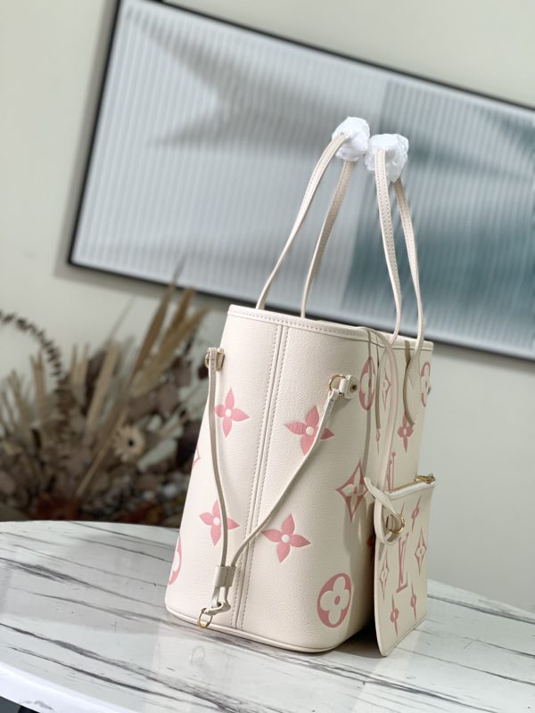 Louis Vuitton Neverfull Medium Shopping Bag - Image 3
