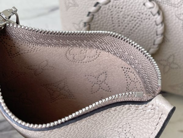 Louis Vuitton Grey Blossom Small Handbag - Image 3