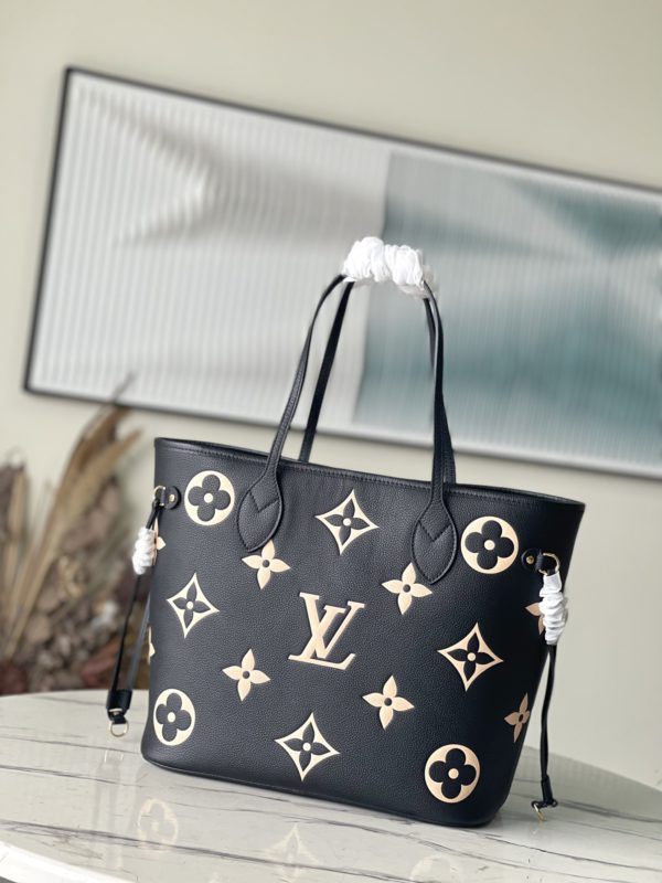 Louis Vuitton Neverfull Medium-Sized Handbag - Image 2