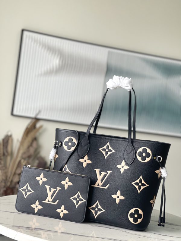 Louis Vuitton Neverfull Medium-Sized Handbag