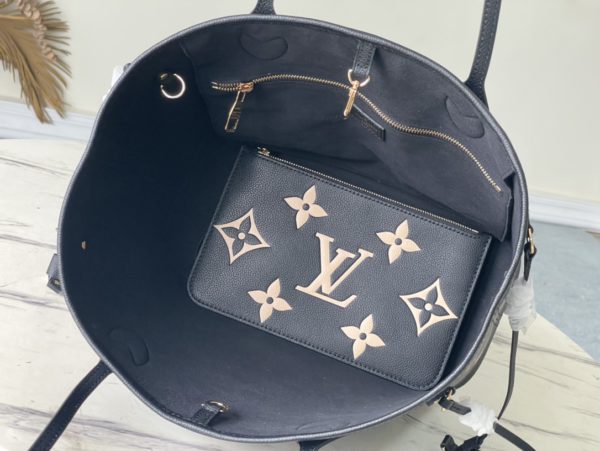 Louis Vuitton Neverfull Medium-Sized Handbag - Image 7