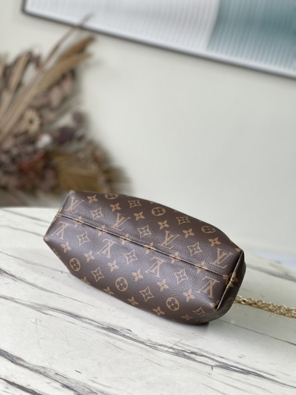 Louis Vuitton Monogram Clutch Handbag - Image 4