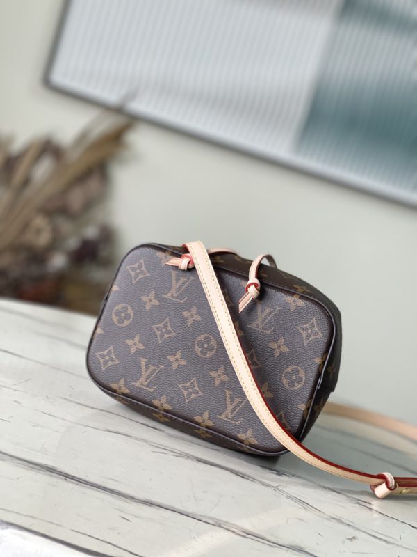 Louis Vuitton NÉONOÉ BB Handbag Bag - Image 6