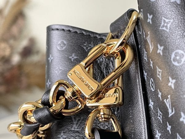 Louis Vuitton NeoNoé BB Bucket Bag - Black - Image 6