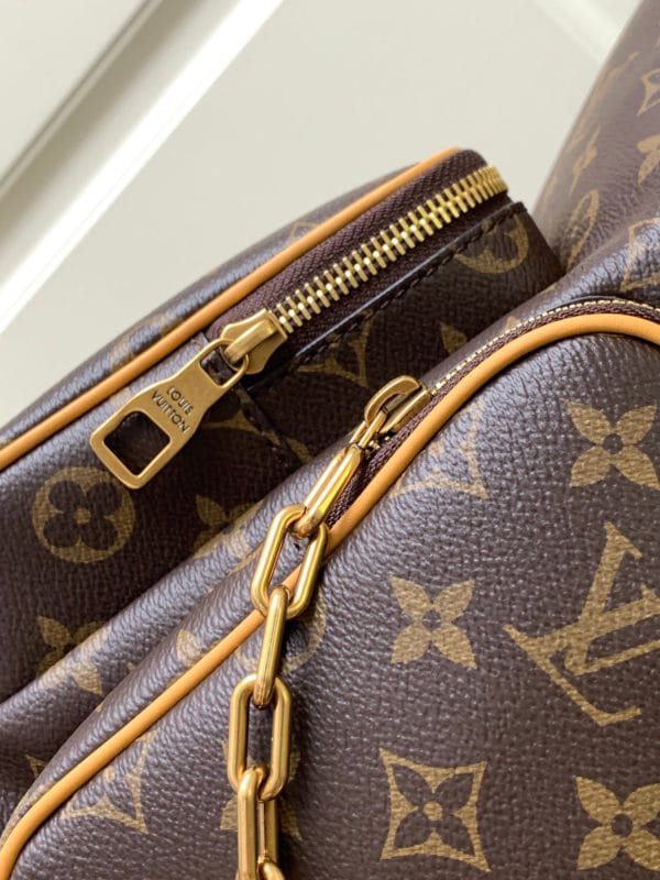 Louis Vuitton Presbyopia Leather Bag - Image 4