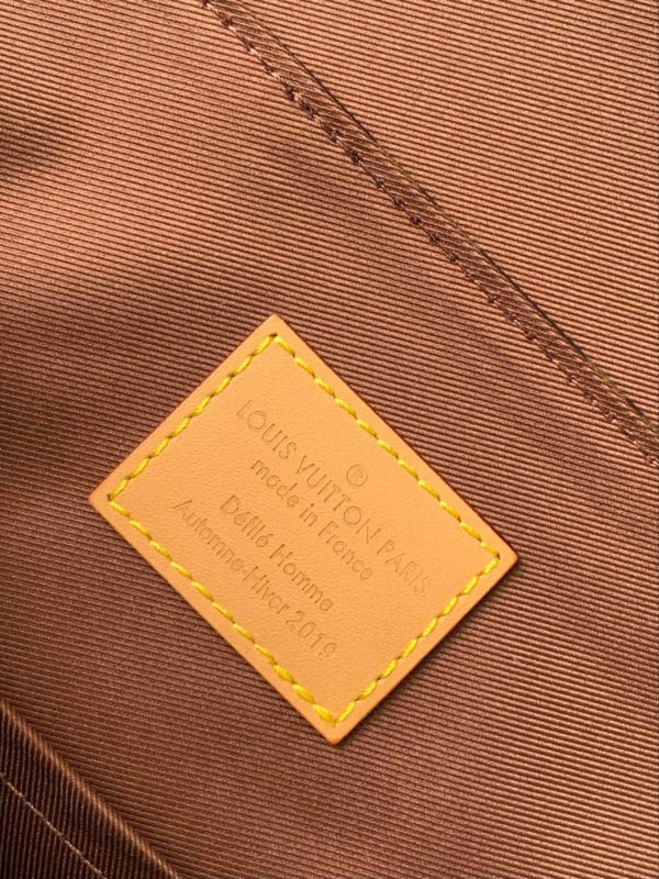 Louis Vuitton Presbyopia Leather Bag - Image 8