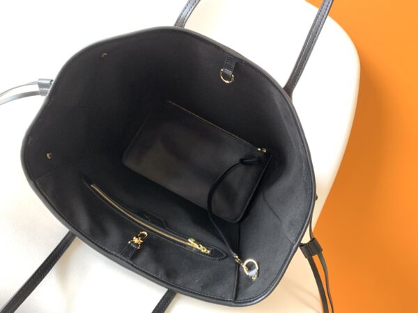 Louis Vuitton Neverfull Medium-Sized Handbag - White - Image 3