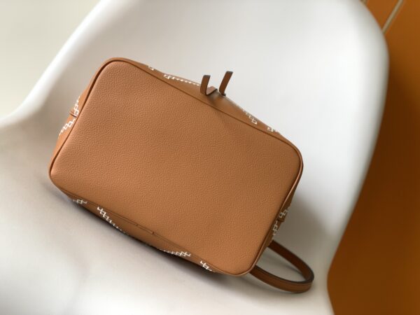 Louis Vuitton NéoNoé Bucket Bag - Brown - Image 3
