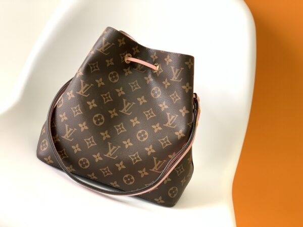 Louis Vuitton NéoNoé Bucket Bag – Pink - Image 4