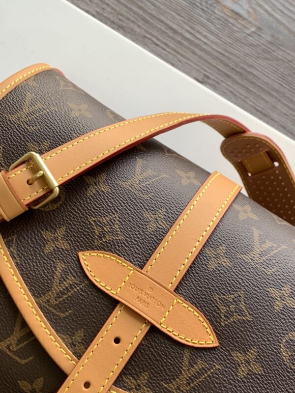 Louis Vuitton Monogram Saumur Medium Handbag - Image 4
