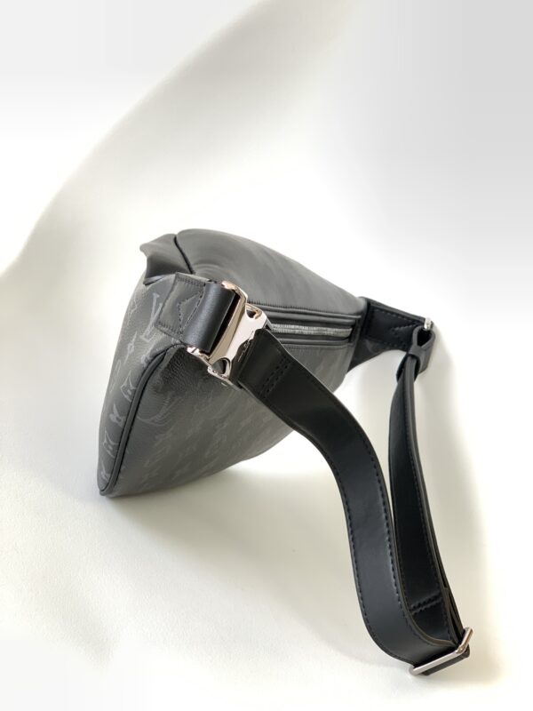 Louis Vuitton Monogram Discovery Waist Bag - Gray - Image 5