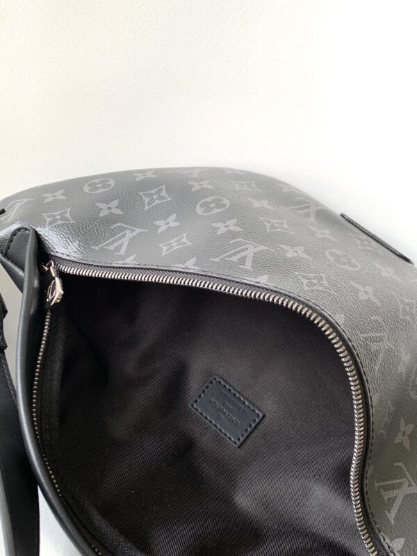 Louis Vuitton Monogram Discovery Waist Bag - Gray - Image 2