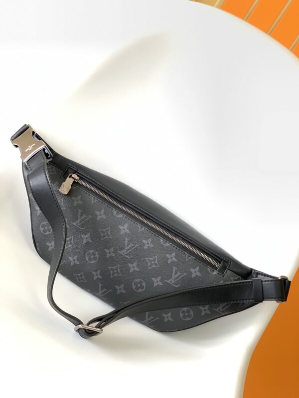 Louis Vuitton Monogram Discovery Waist Bag - Gray - Image 4