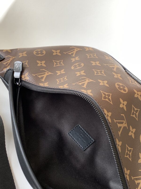 Louis Vuitton Monogram Discovery Waist Bag - Brown - Image 2
