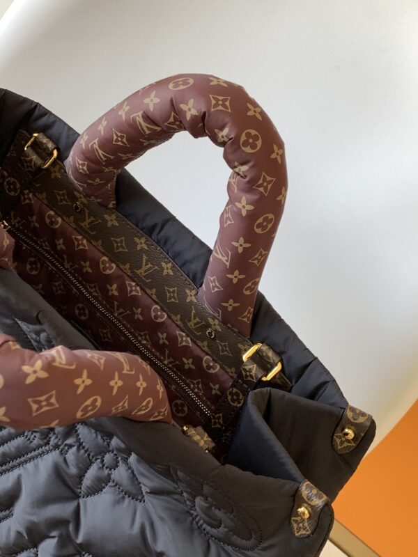 Louis Vuitton OnTheGO Large Handbag - Black - Image 4