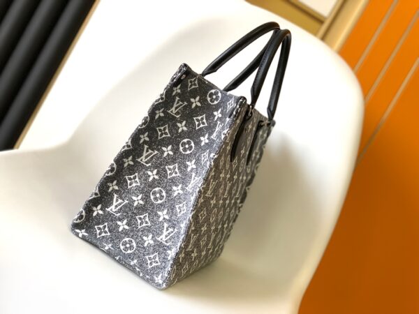 Louis Vuitton Onthego Handbag - Black - Image 5