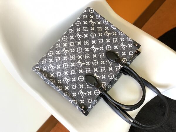 Louis Vuitton Onthego Handbag - Black - Image 2