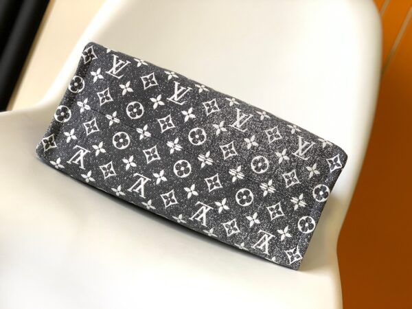 Louis Vuitton Onthego Handbag - Black - Image 4