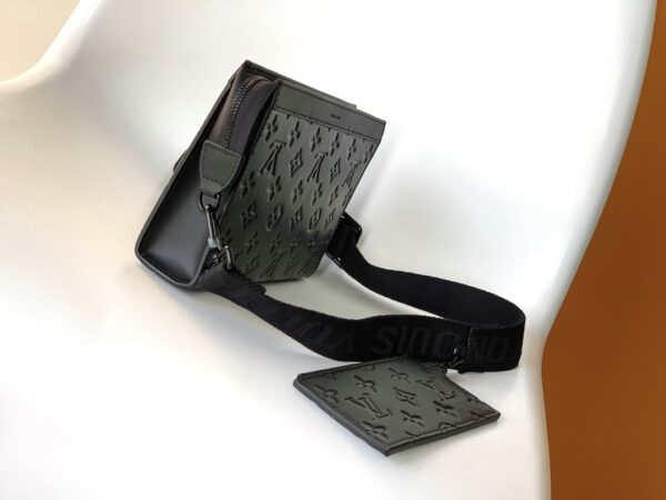 Louis Vuitton Gaston Wearable Wallet Handbag - Black - Image 4