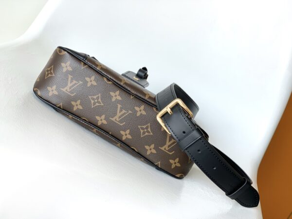 Louis Vuitton Odeon Medium Monogram Canvas Handbag - Image 4