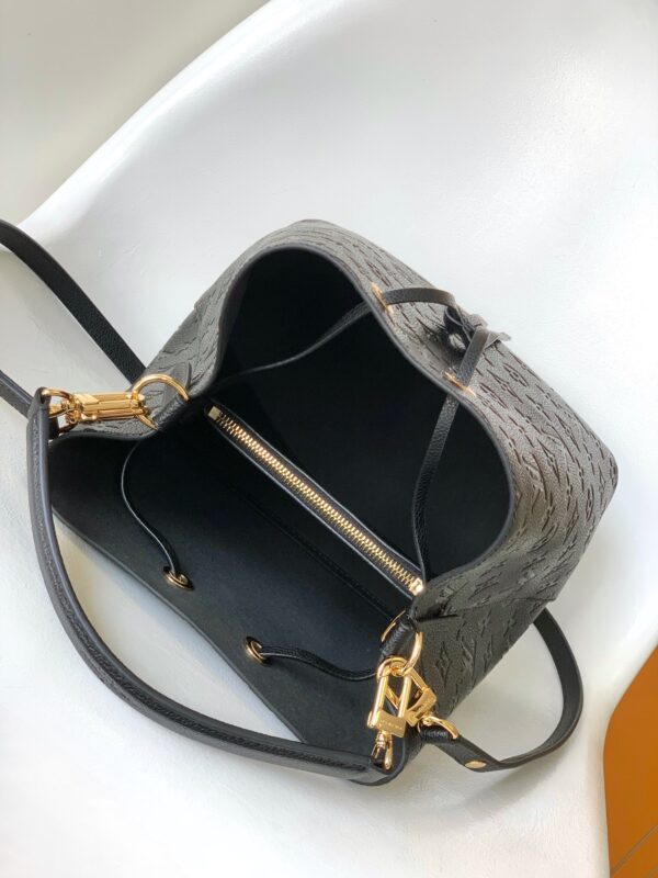 Louis Vuitton NéoNoé Medium Bucket Bag - Black - Image 2