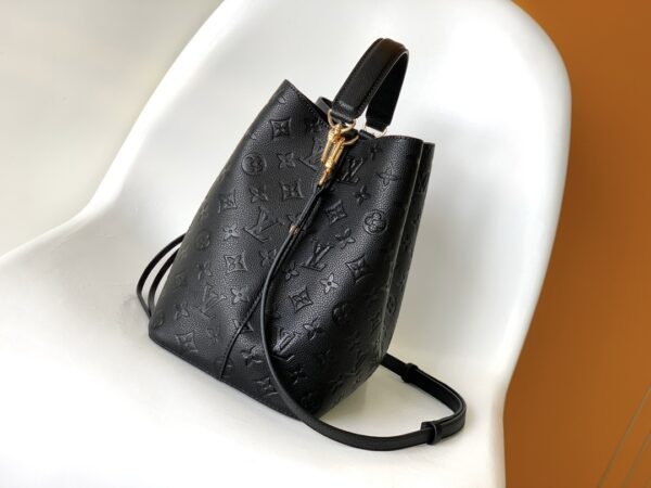 Louis Vuitton NéoNoé Medium Bucket Bag - Black - Image 5