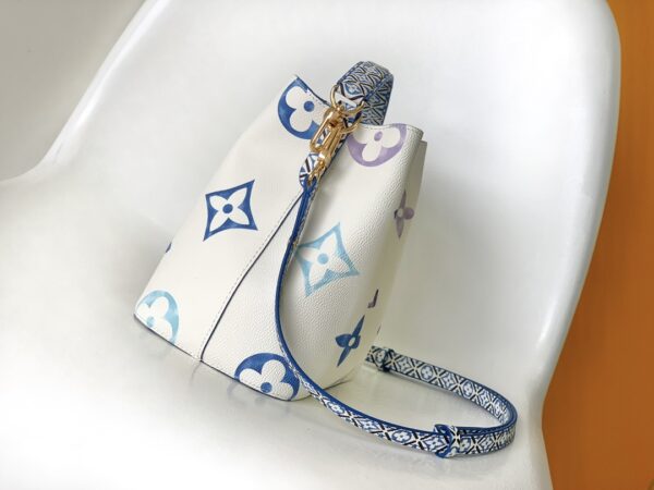 Louis Vuitton NeoNoé Bucket Bag - White/Blue - Image 5