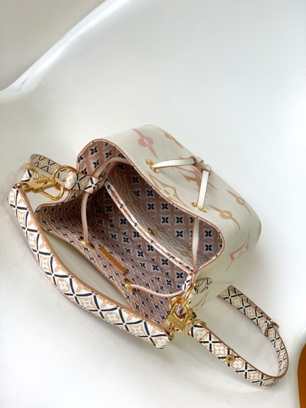 Louis Vuitton NeoNoé Bucket Bag - White/Brown - Image 2