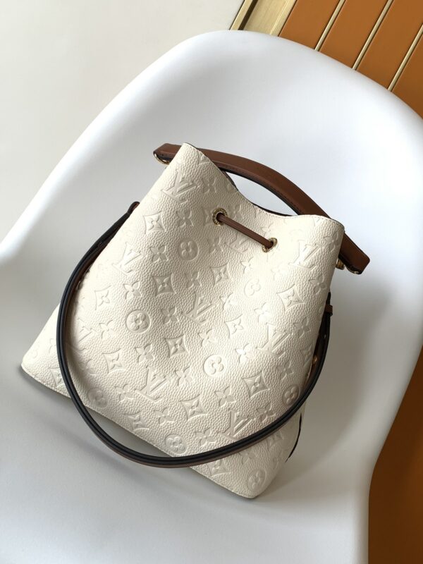 Louis Vuitton NéoNoé Medium Bucket Bag - Cream White - Image 4