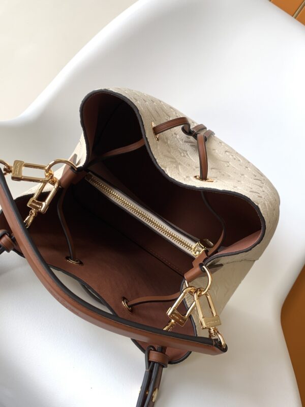 Louis Vuitton NéoNoé Medium Bucket Bag - Cream White - Image 2