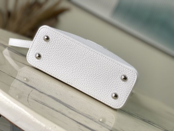 Louis Vuitton Capucines Taurillon Small Handbag - White - Image 3
